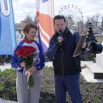 На Открытии велосезона - 2016 велопутешественница Юлия Михайлюк награждена почётным знаком